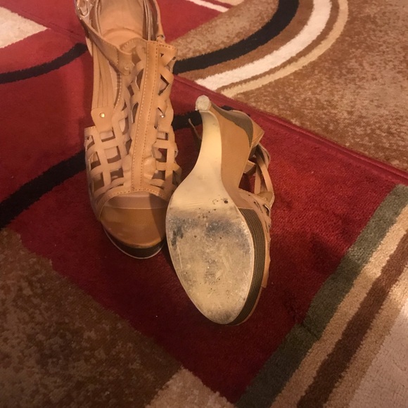 Heels - Picture 3 of 3